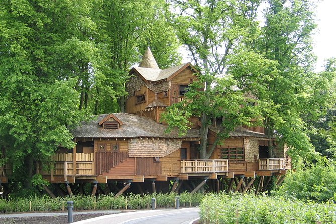 1 Day Alnwick Castle, Holy Island & Scottish Borders - Choosing between Alnwick Garden and Alnwick village