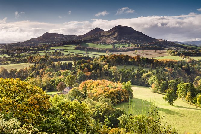 1 Day Alnwick Castle, Holy Island & Scottish Borders - Alnwick Castle, from Hogwarts to Percy family history