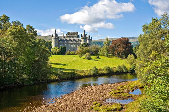 1 Day Castles, West Highlands and Loch Lomond Tour from Edinburgh - The guides make or break a long day