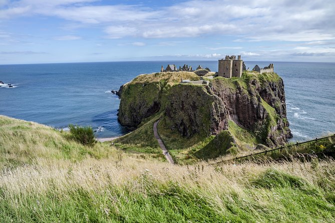 4-Day Scottish Castles Experience Small-Group Tour from Edinburgh - Day one: Stuart royalty, St. Andrews, and Dunnottar by the sea