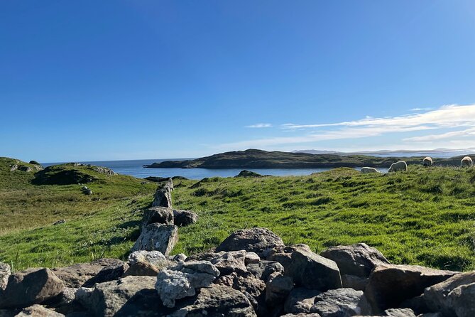 5-Day Hebrides and Highlands Tour from Edinburgh - Day three: Luskentyre, Callanish, and Harris tweed
