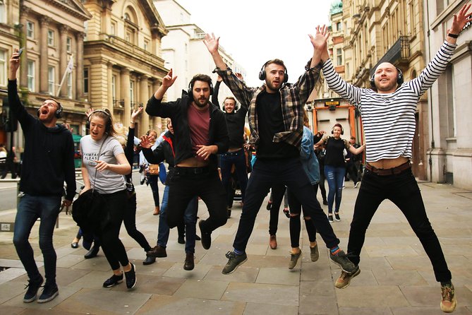 A Silent Disco Adventure in Glasgow - Jiving around George Square