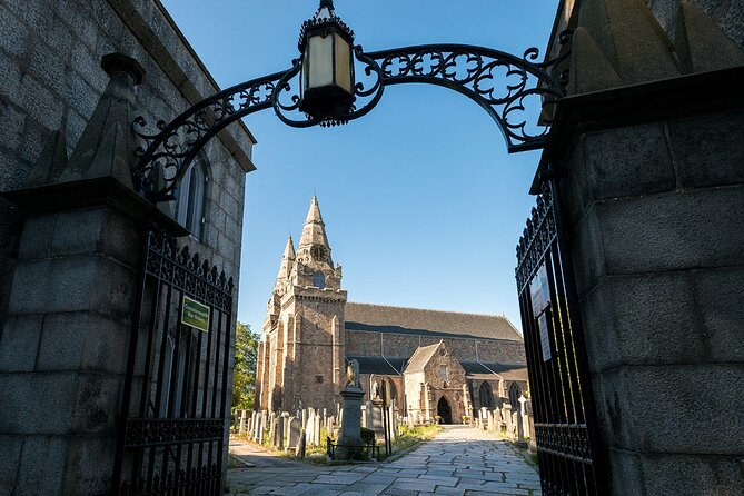 Aberdeen Historical Walking Tour - Old Aberdeen, Powis Gates, and the secret graveyard