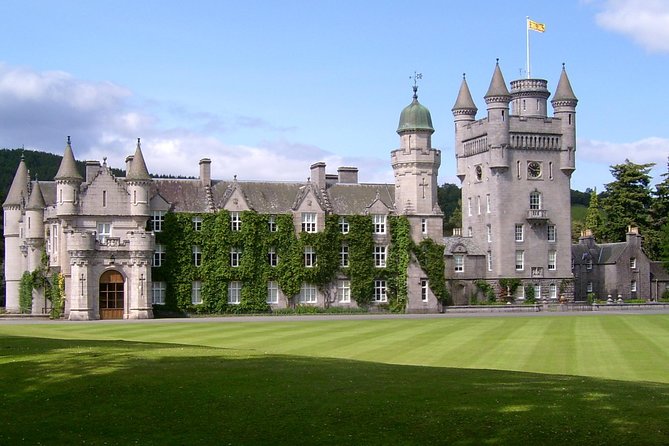 Aberdeen & Shire Castle & Distillery Private Group one Day Tour - Aboyne and a proper Scottish lunch stop