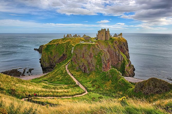 Aberdeen & Shire Castle & Distillery Private Group one Day Tour - Guide style and the value of a private day