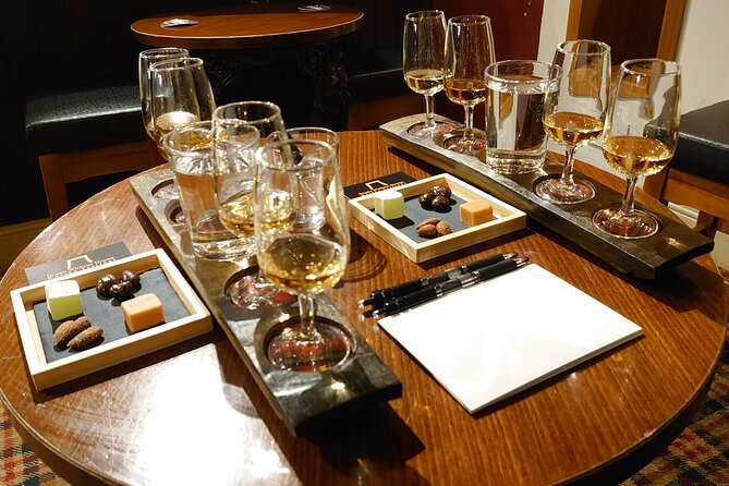 Afternoon Whisky Tasting in a Traditional Edinburgh Bar - Why the small group changes the experience
