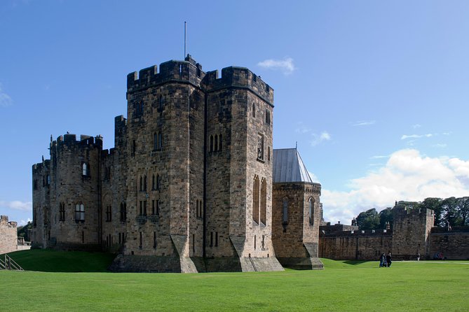 Alnwick Castle, Northumberland and Borders Tour with Admission - Kelso Abbey and the Scottish border