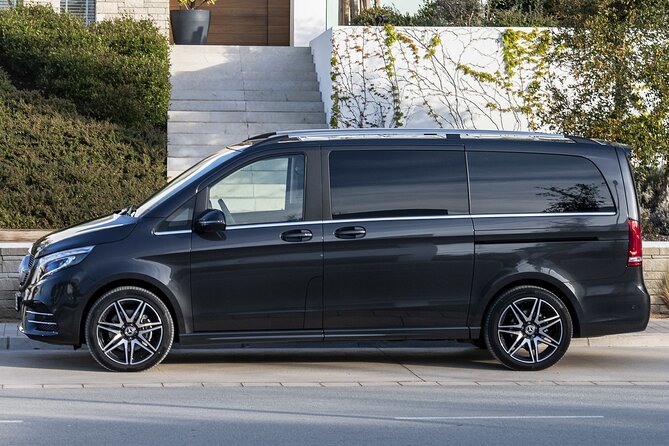 Arrival Transfer: Airport EDI to Edinburgh by Luxury Van - Meeting your driver inside Edinburgh Airport