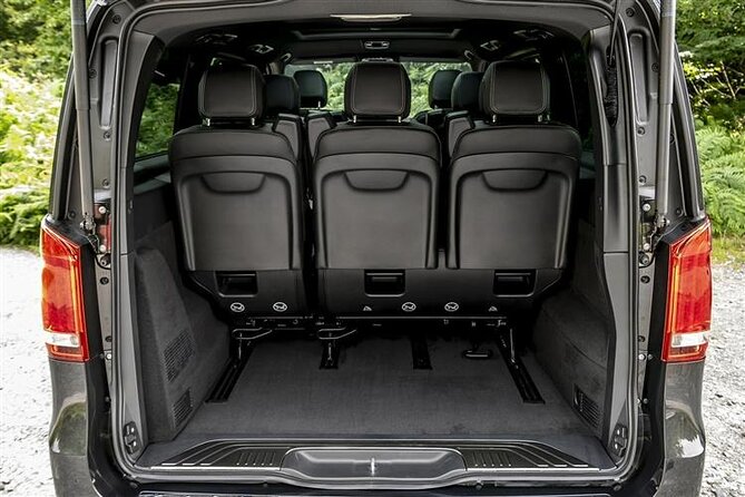 Arrival Transfer Edinburgh Airport EDI to Edinburgh by Minivan - Your first hour in Edinburgh