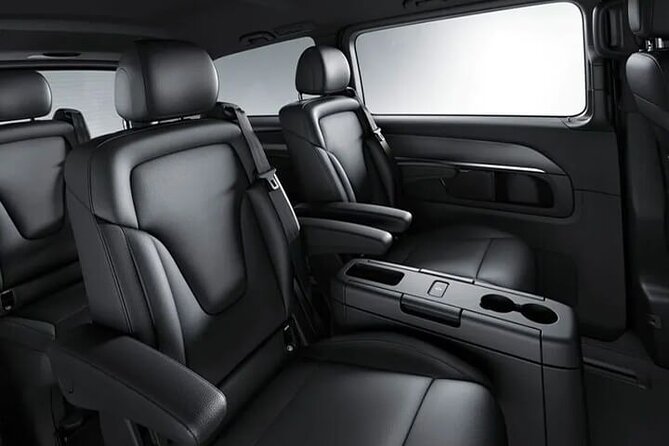 Arrival Transfer Edinburgh Airport EDI to Edinburgh by Minivan - The Mercedes-Benz V Class difference