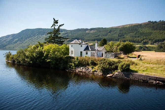 Caledonian Canal and Loch Ness Sightseeing Cruise - Urquhart Castle gives the cruise a historic center