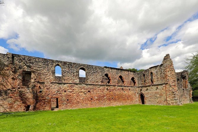 Cawdor Castle, Inverness, Culloden, Outlander and Loch Ness Tour - Inverness offers a short taste of Highland city life