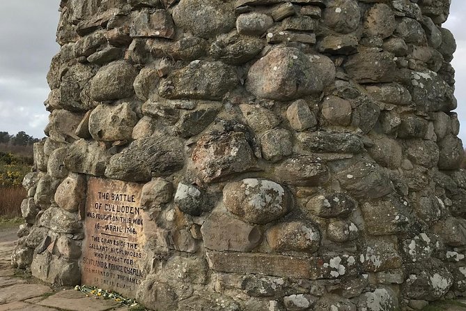Culloden Battlefield, Clava Cairns and Loch Ness, Urquhart Castle - Clava Cairns: a quiet start among 4,000-year-old stones