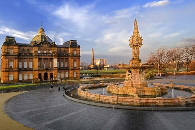 Discover Glasgow. Full day private tour in people carrier. - The University of Glasgow and Botanic Gardens
