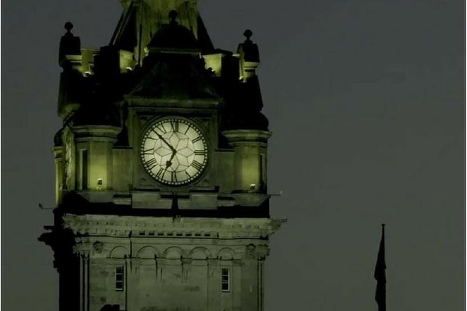Edinburgh 2 Hour Nighttime Ghost Tour Italian Tour Guide - Old Calton Burial Ground and its solemn stories