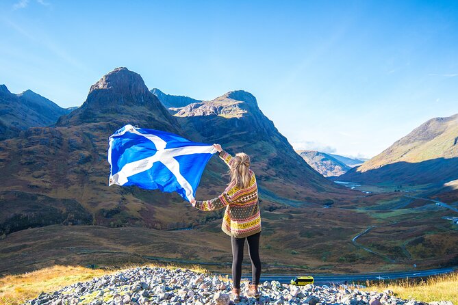 Edinburgh: 3-Day Wild Skye & Loch Ness Hunter Tour with Hostel - Eilean Donan and the road to Skye