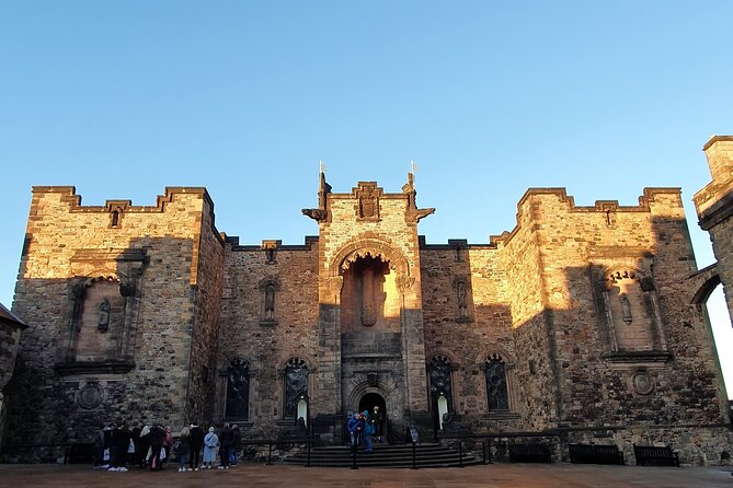 Edinburgh Castle Highlights Tour with Tickets, Map, and Guide - The One O’Clock Gun
