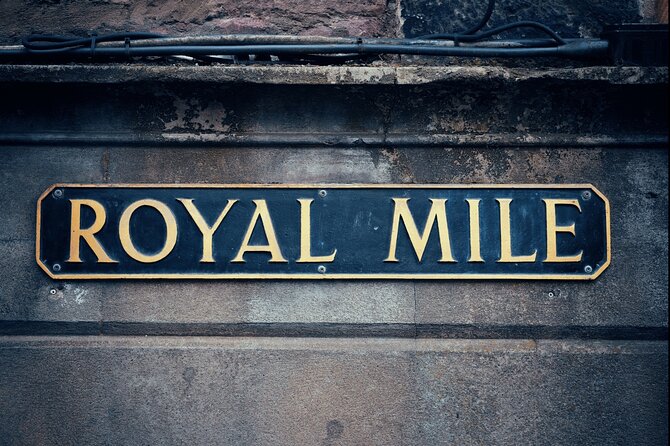 Edinburgh Castle & Old Town Small Group Guided Tour - Victoria Street, Film Locations, and the Best Photo Stops