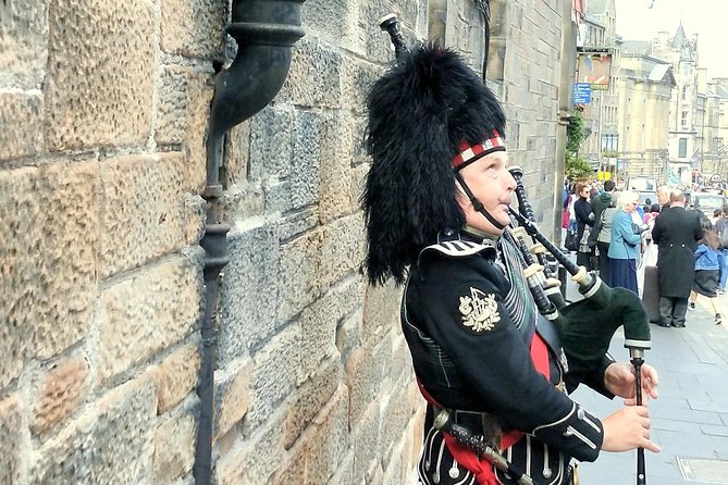 Edinburgh City Walking Tour, Discover Old Town, Royal Mile with a Local Expert! - What the guide adds to famous landmarks