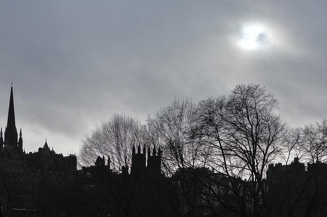 Edinburgh - Dark History - John Knox House and one authentic corner