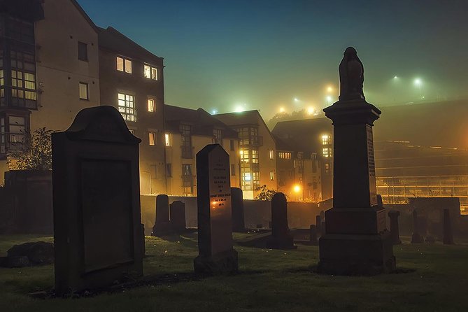 Edinburgh Darkside Walking Tour: Mysteries, Murder and Legends - Storytelling, humor, and the right level of horror