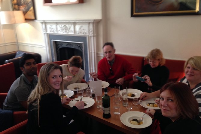 Edinburgh Food & Drink Tour with EatWalk Tours - Starting at St Giles’ Street