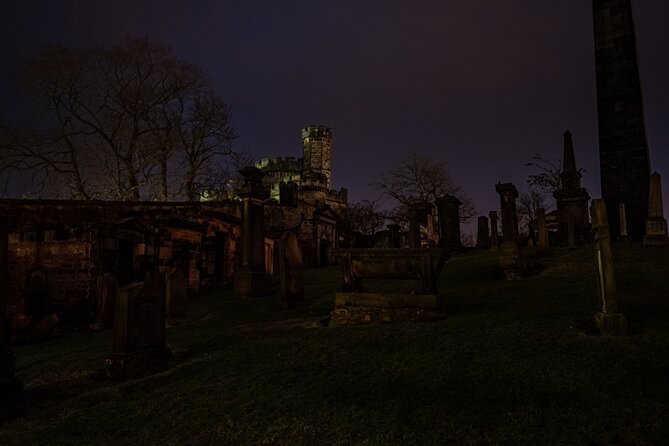 Edinburgh Ghost Tour: Mysteries, Legends and Murders - Why Edinburgh works so well after dark