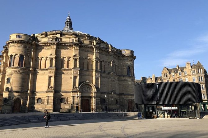 Edinburgh Half Day Guided Private Tour in a Premium Minivan - Greyfriars Bobby and Greyfriars Kirkyard