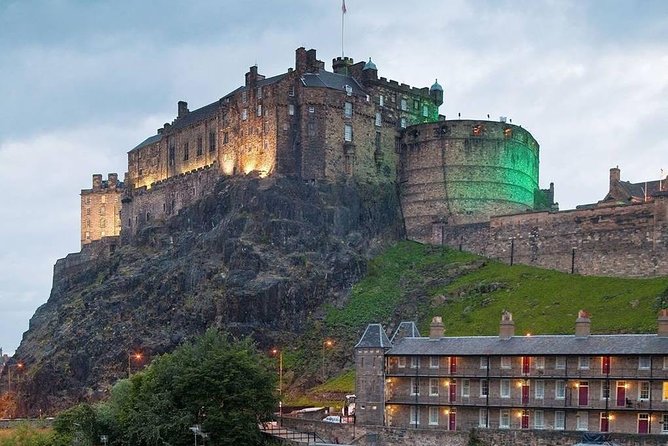 Edinburgh Half Day Tour (Private Chauffeur) - St Andrew Square and George Street: Edinburgh’s polished New Town