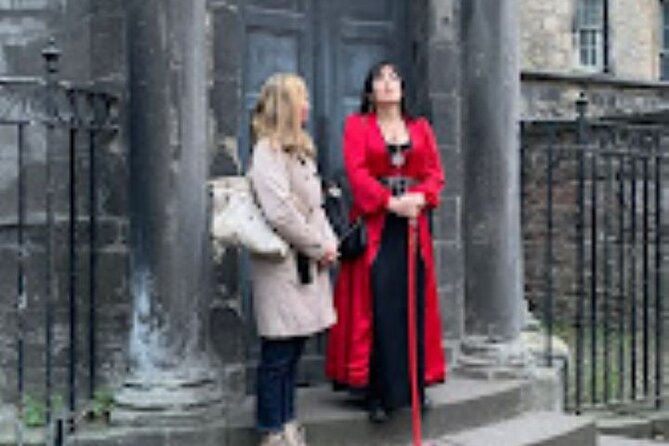 Edinburgh Historical Tour in Spanish - A 90-minute story walk through Edinburgh’s past