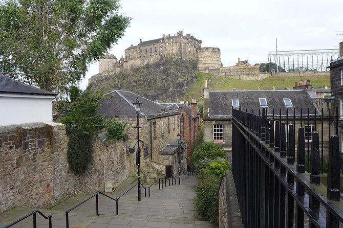Edinburgh: History Lovers Old Town Walking Tour - Greyfriars Kirkyard and the stories beneath the stones