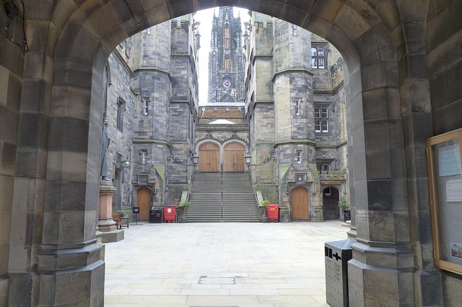 Edinburgh: History Lovers Old Town Walking Tour - What the guides do best