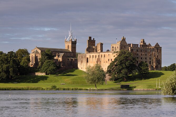 Edinburgh: Mary Queen of Scots Privately Guided Luxury Day Tour - The Kelpies and Wallace Monument From the Road