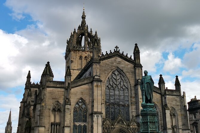 Edinburgh Old Town Private Self-Guided Tour - Scotland, England, Parliament, and John Knox