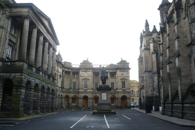 Edinburgh Old Town Private Self-Guided Tour - Grassmarket, Princes Street Gardens, and the Scott Monument