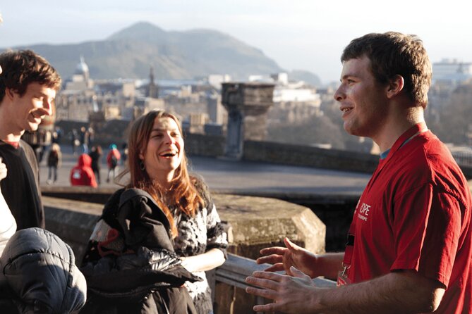 Edinburgh: Old Town's Highlights Walking Tour - Meeting William Wallace through story, not spectacle