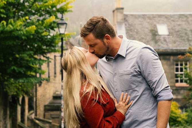 Edinburgh Photoshoot for Couples, Families & Solo Travellers - What this Edinburgh photo session is really for