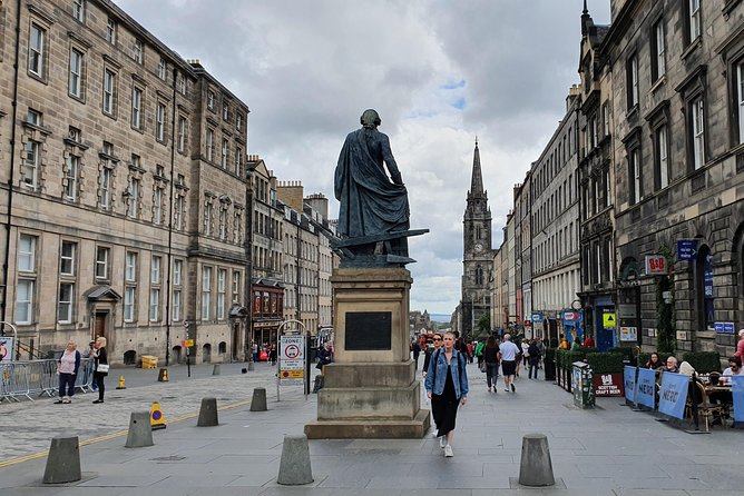 Edinburgh Private Walking Tour - Advocate’s Close: views, chamber pots, and cultural revival