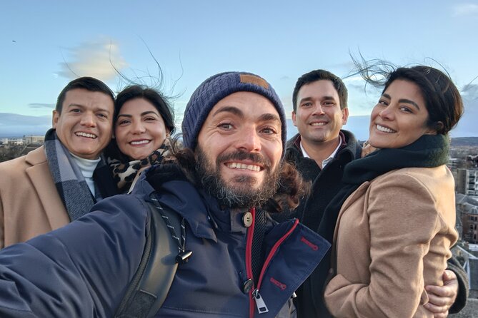 Edinburgh Private Walking Tour in Spanish - Starting beneath Edinburgh’s Old Town