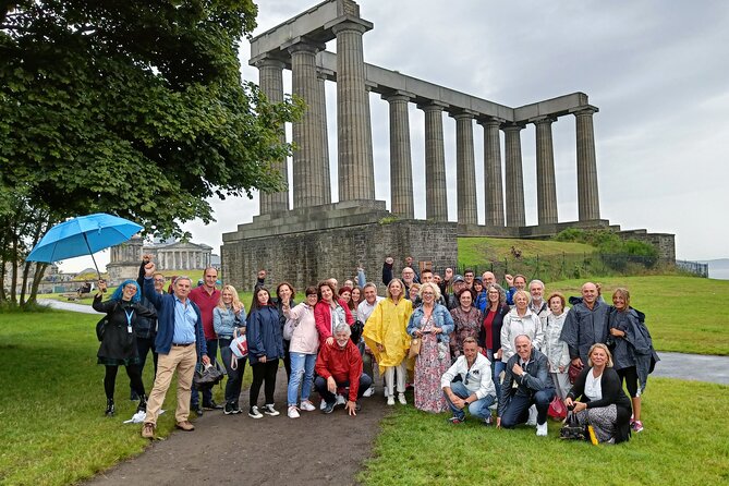 Edinburgh Private Walking Tour in Spanish - The National Museum and its memorable objects