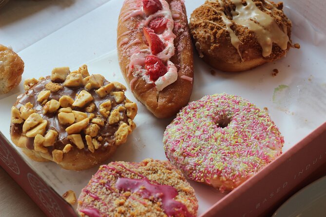 Edinburgh’s Donut & Pastry Experience with Underground Donut Tour - Returning to Grassmarket and the Kilted Donut stop
