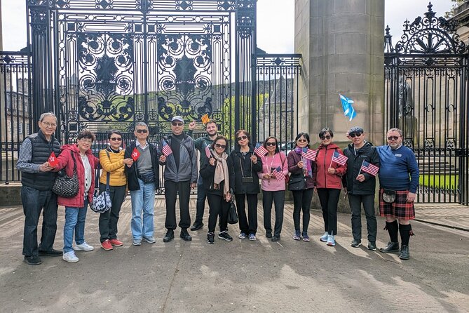 Edinburgh Shore Excursion: City Tour and Royal Yacht Britannia - Holyroodhouse photo stop: ten minutes at the royal residence