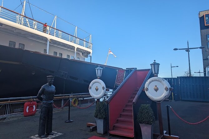 Edinburgh Shore Excursion: City Tour and Royal Yacht Britannia - Edinburgh Castle and the Royal Mile: the longest stop