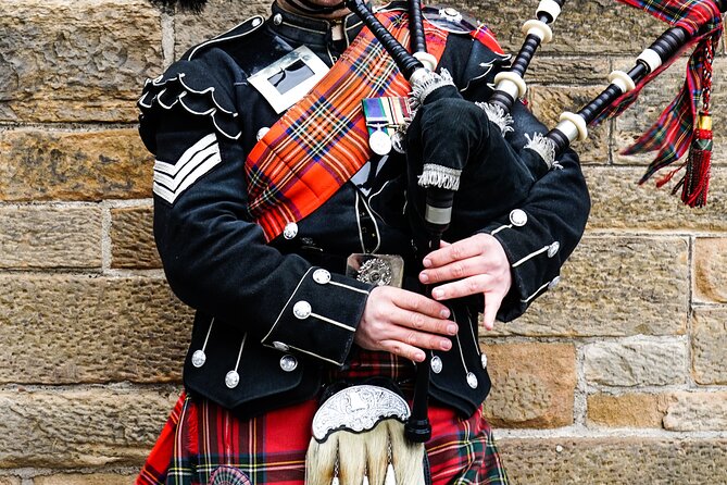 Edinburgh: Stirling Castle & Loch Lomond Private Luxury Day Tour - Loch Lomond’s bonnie banks