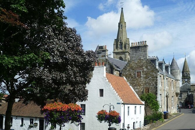 Edinburgh: The Outlander, Palaces & Jacobites Tour - Doune Castle and the road past Stirling