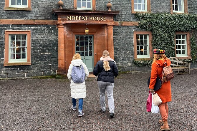 English Speaking Homestay Exploring Edinburgh and National Parks - Day four: the Drumlanrig Castle question