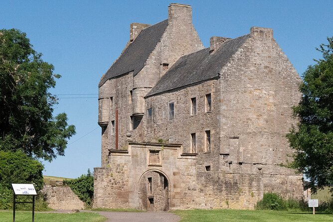 Five Outlander locations , Outlander film locations tour - Doune Castle, the real Castle Leoch