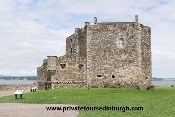 Five Outlander locations , Outlander film locations tour - Culross Palace and the village of Cranesmuir
