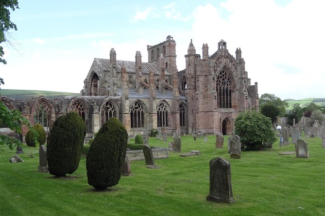 From Edinburgh: 1-day Outlander Tour - attractions included - The first thing to settle: which route are you booking?