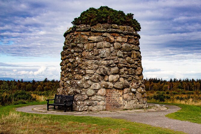 From Inverness to Loch Ness , Cawdor Castle , Culloden and more - Urquhart Castle and the Best Loch Views